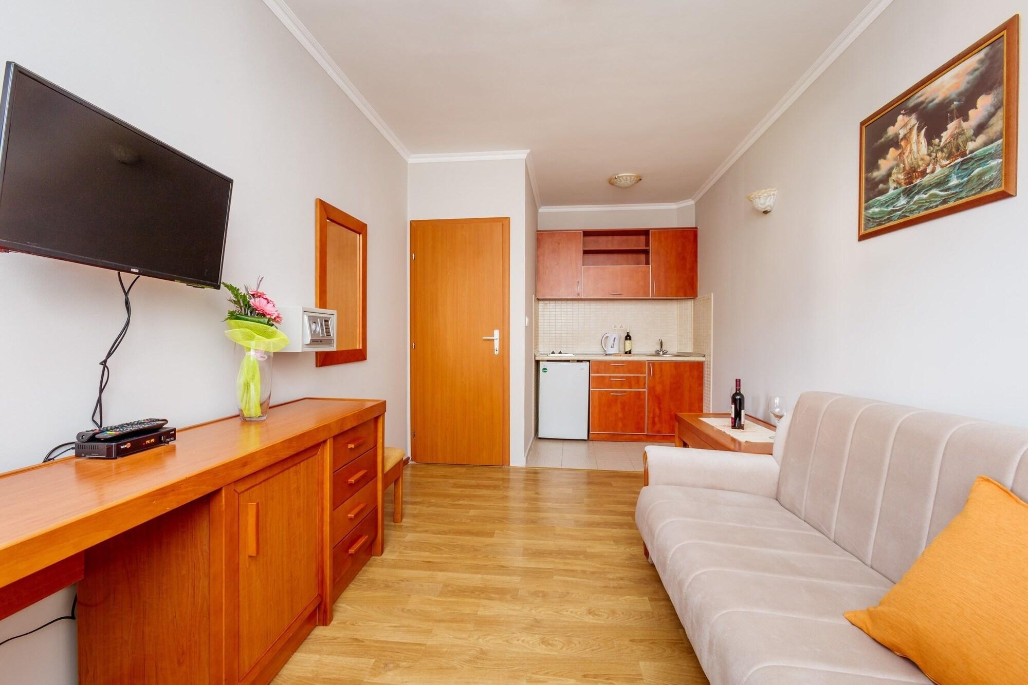 Apartments Perper Тиват Екстериор снимка