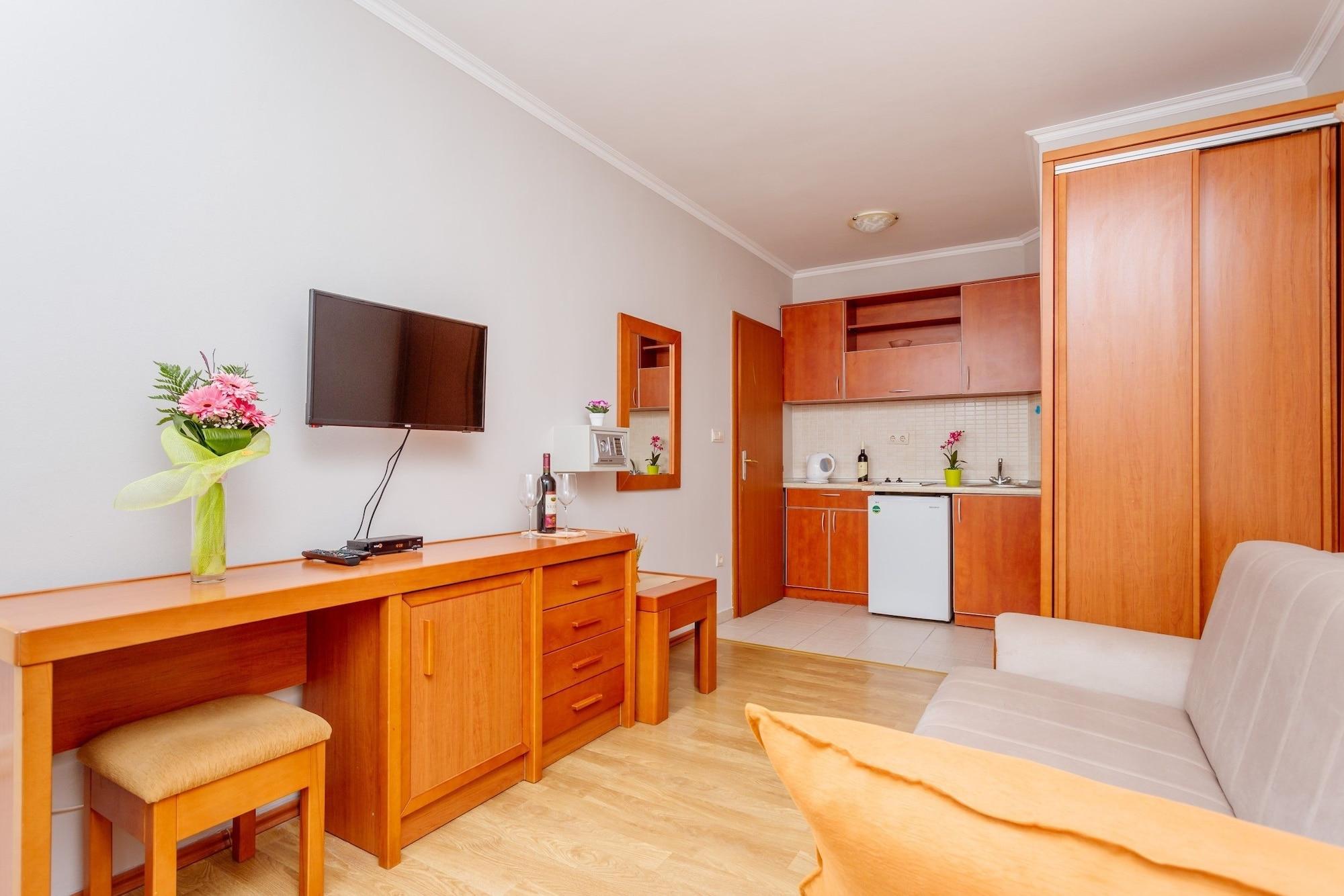 Apartments Perper Тиват Екстериор снимка