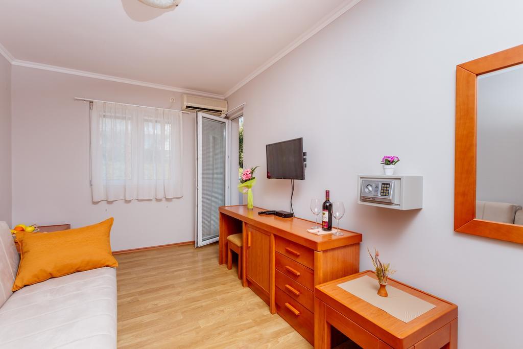 Apartments Perper Тиват Екстериор снимка